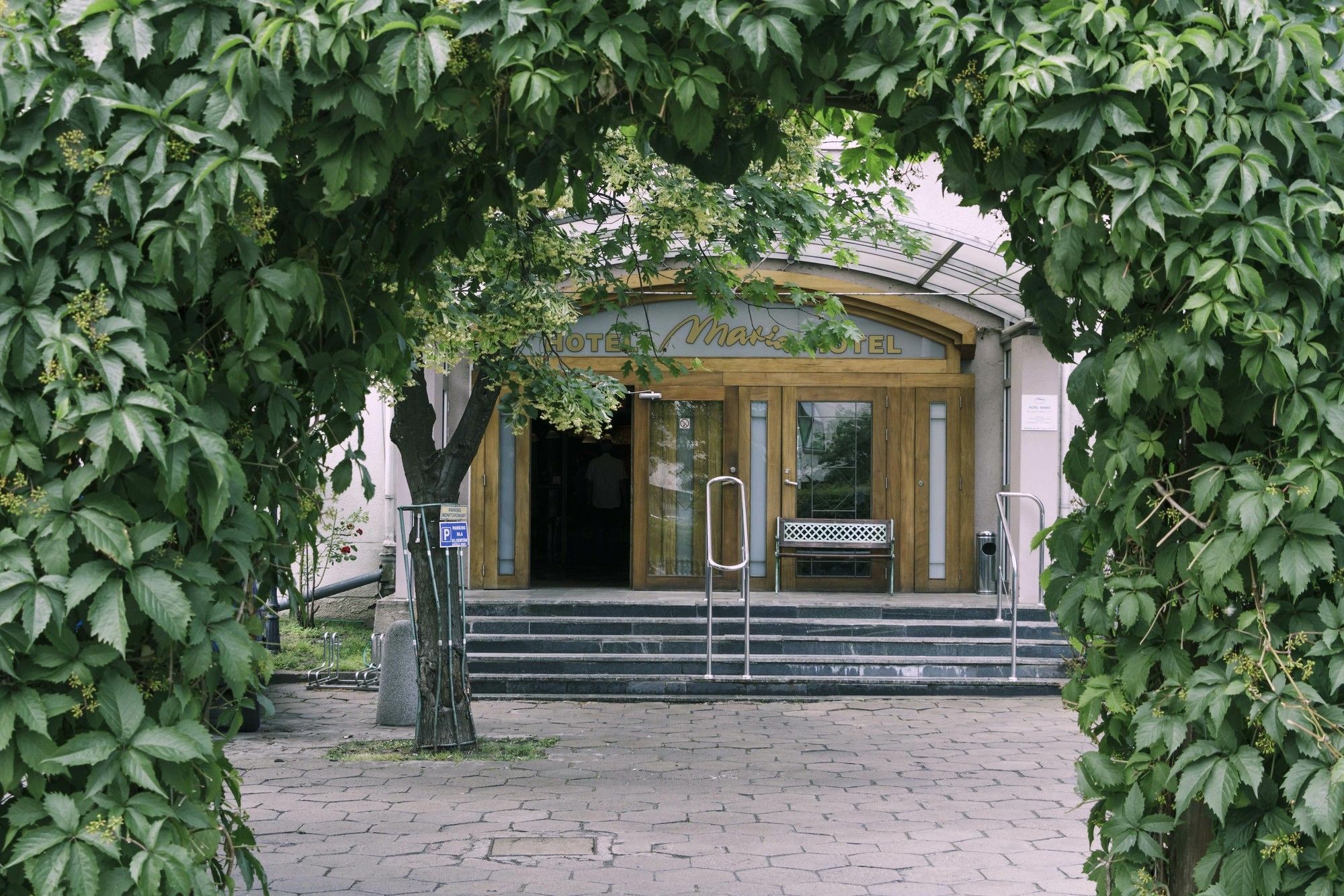 Hotel Maria Варшава Экстерьер фото